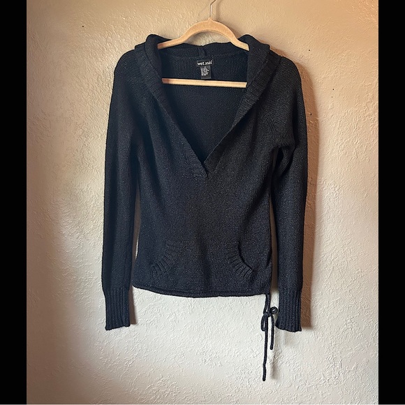 Wet Seal Y2K Shimmer Black Hooded V-neck Pullover with Drawstring Waist - Picture 2 of 6
